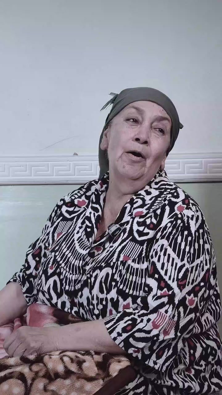 @Бобур