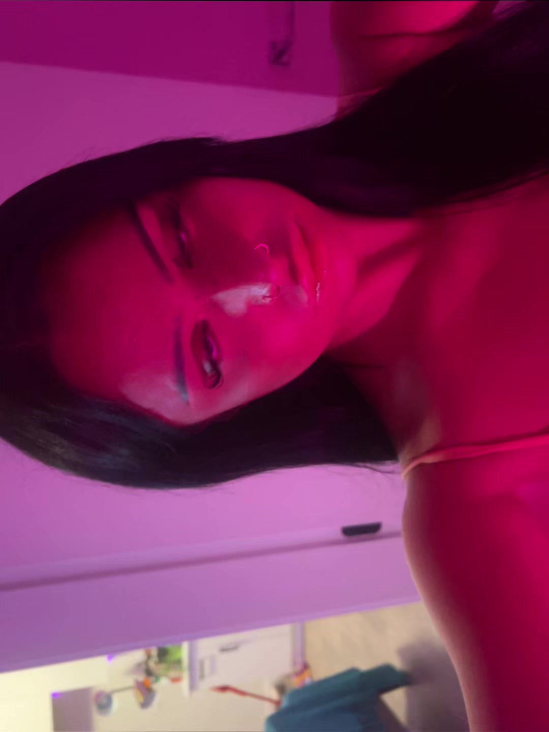@joniethebrat