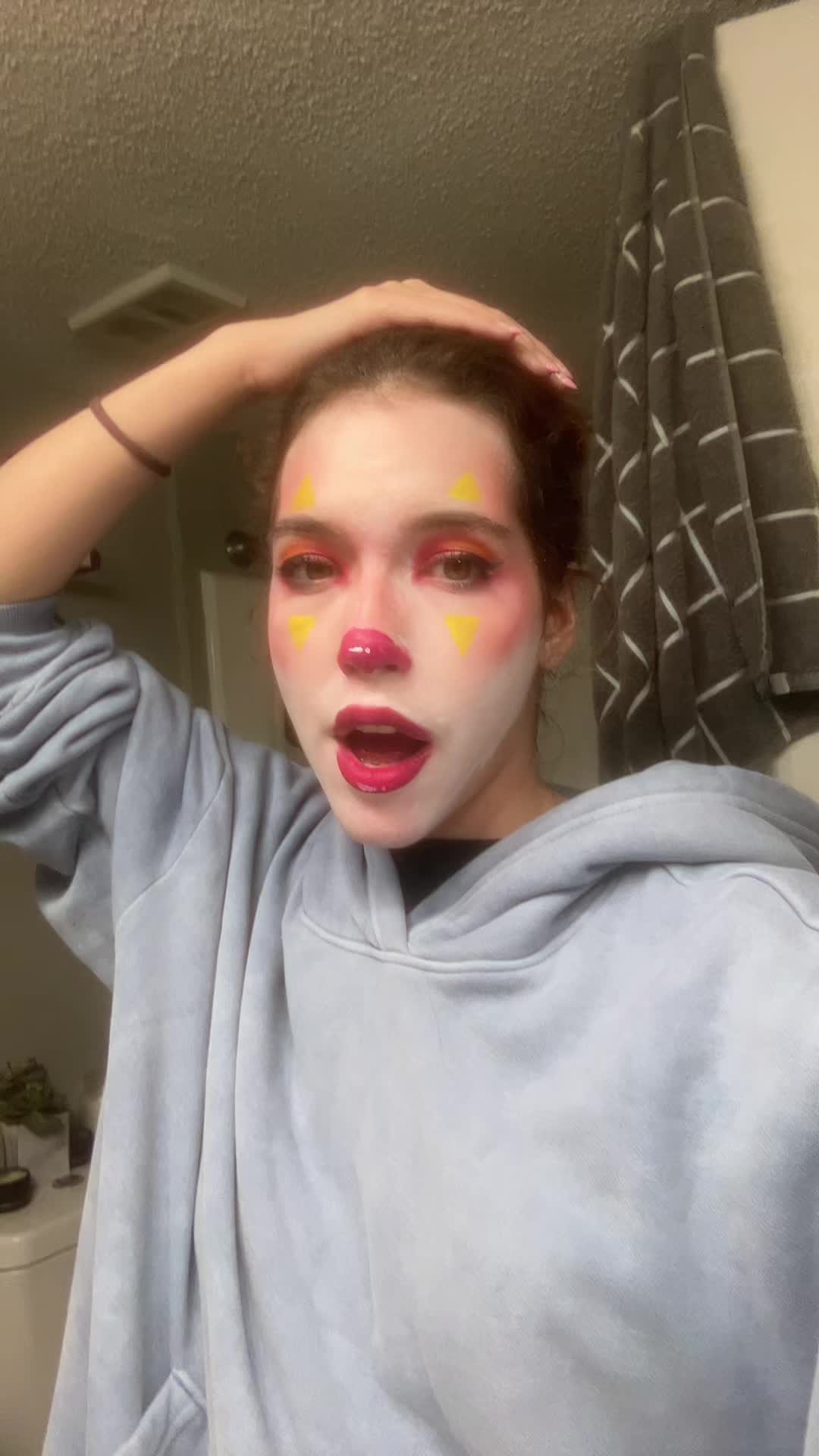 @_thatclowngirl_
