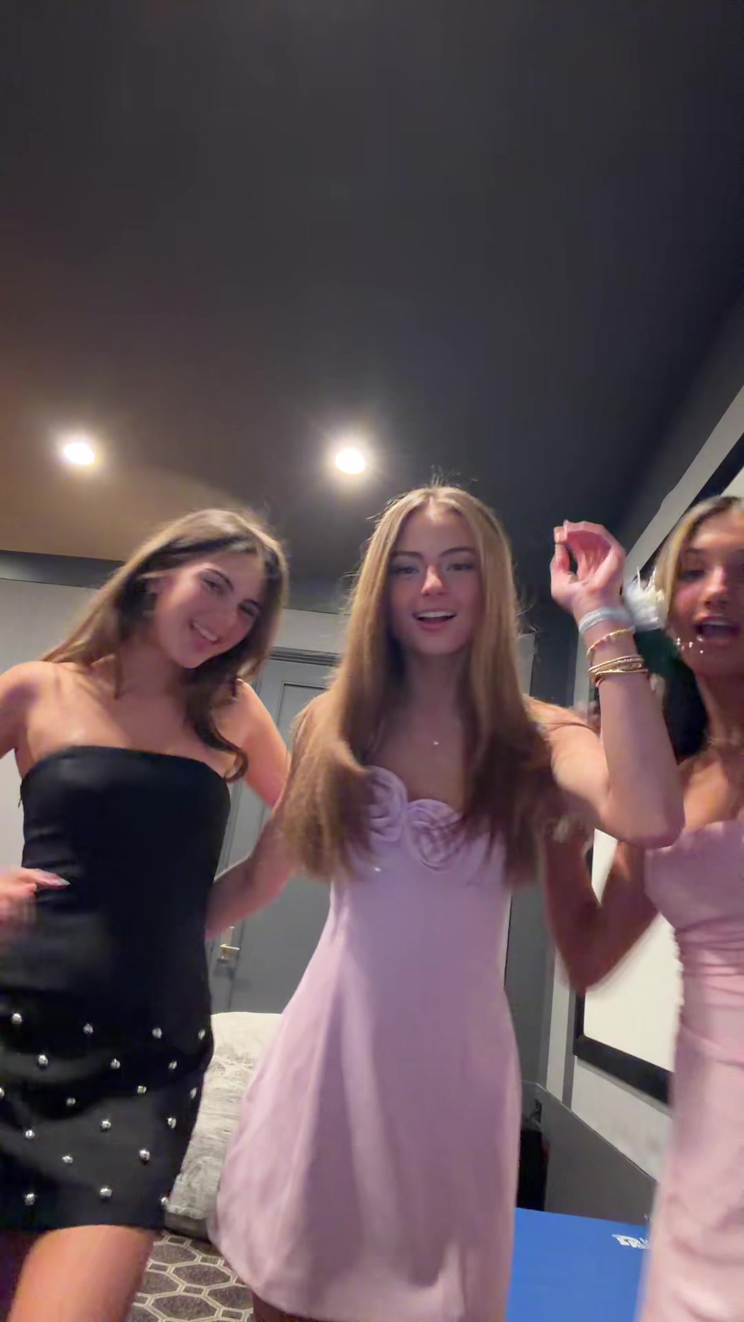 @oliviaschimmel