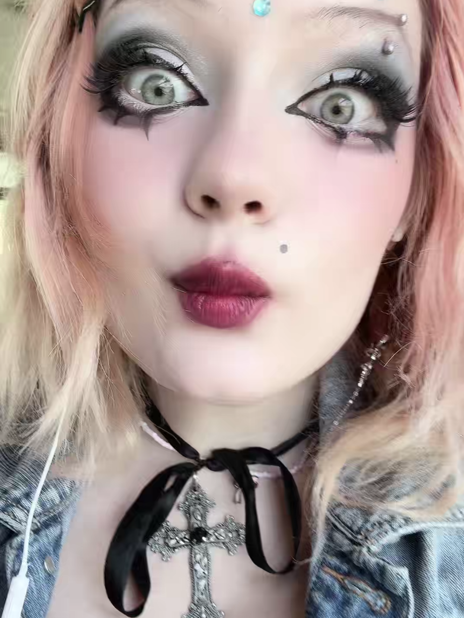 @мілка котік 🍓