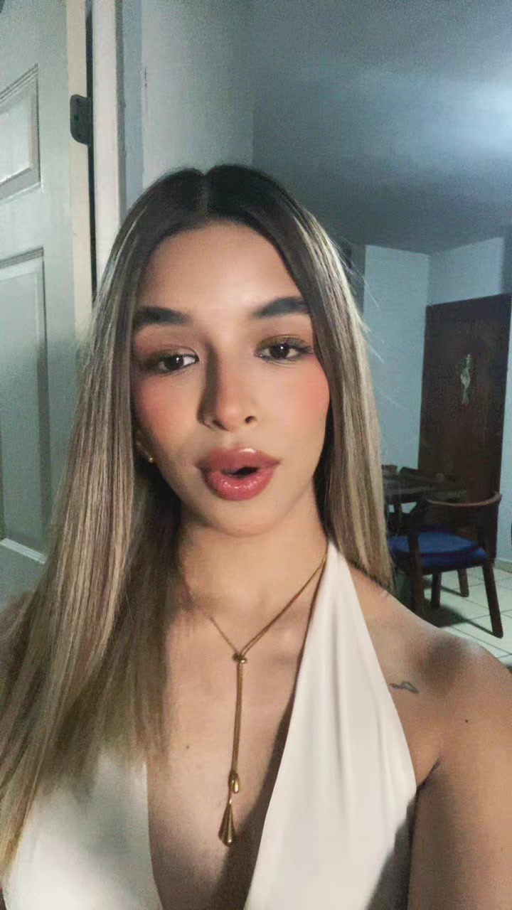 @𝒴