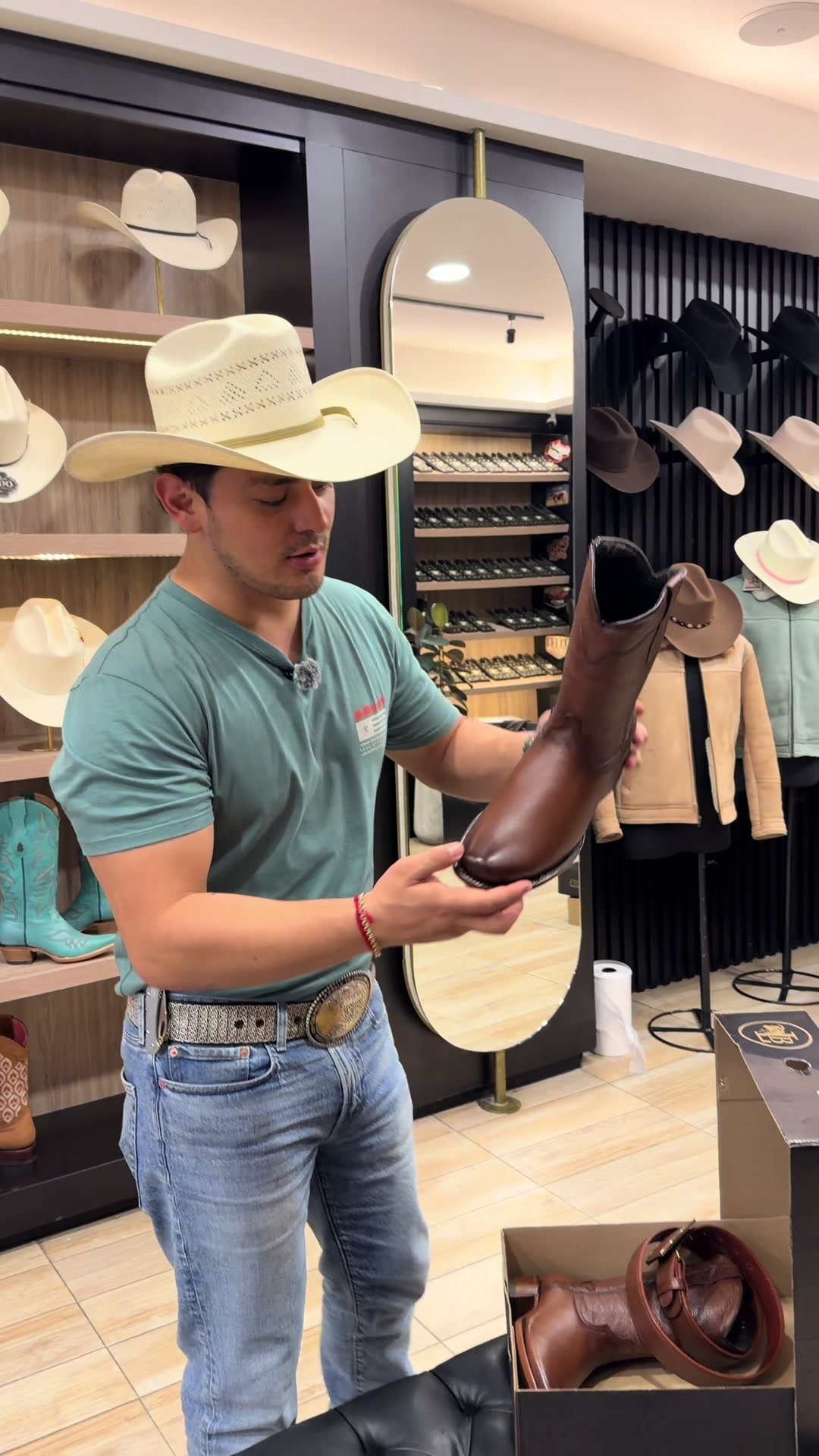 @Lara Boots