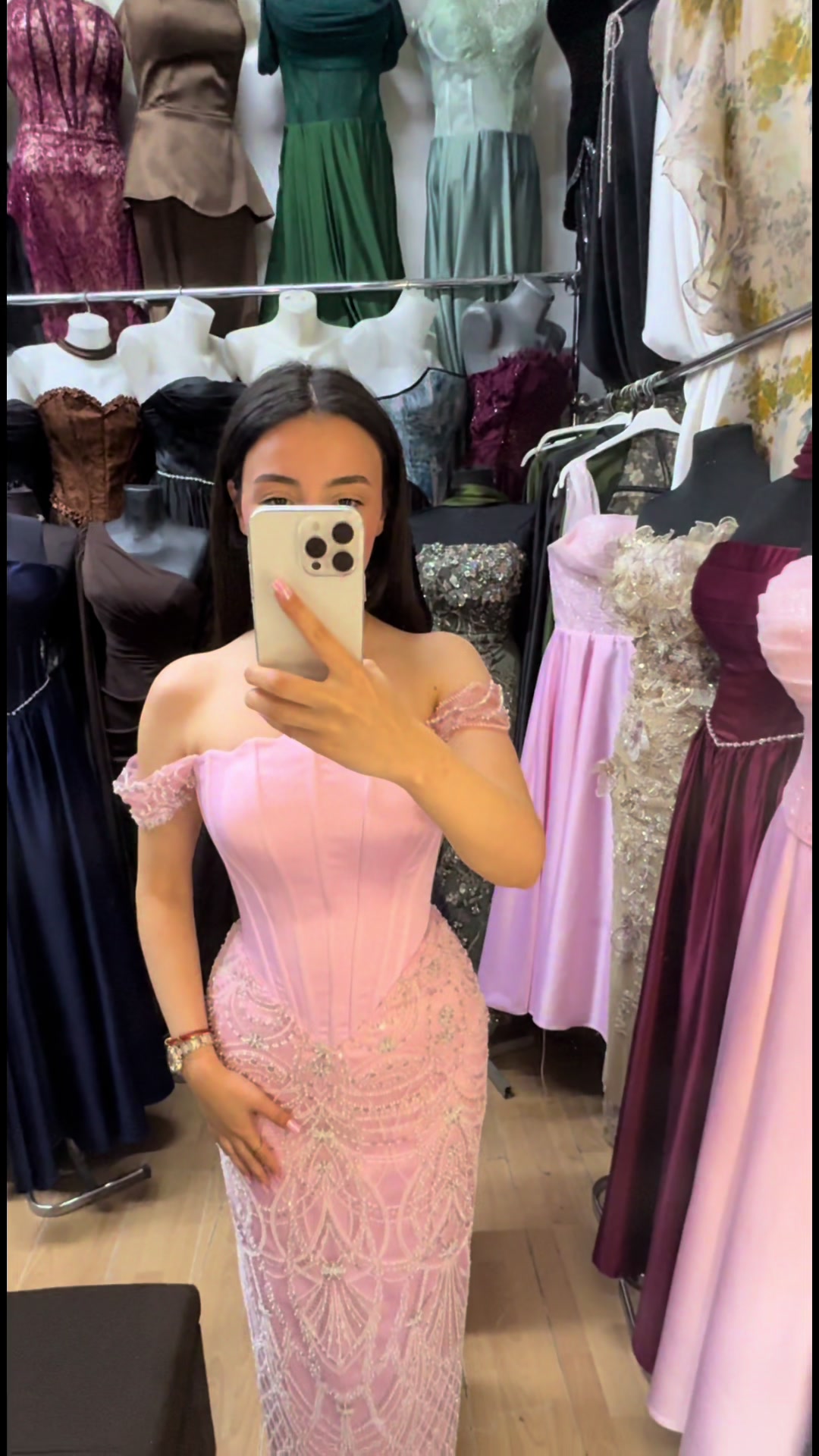 @Kiraye_ziyafett_geyimleri