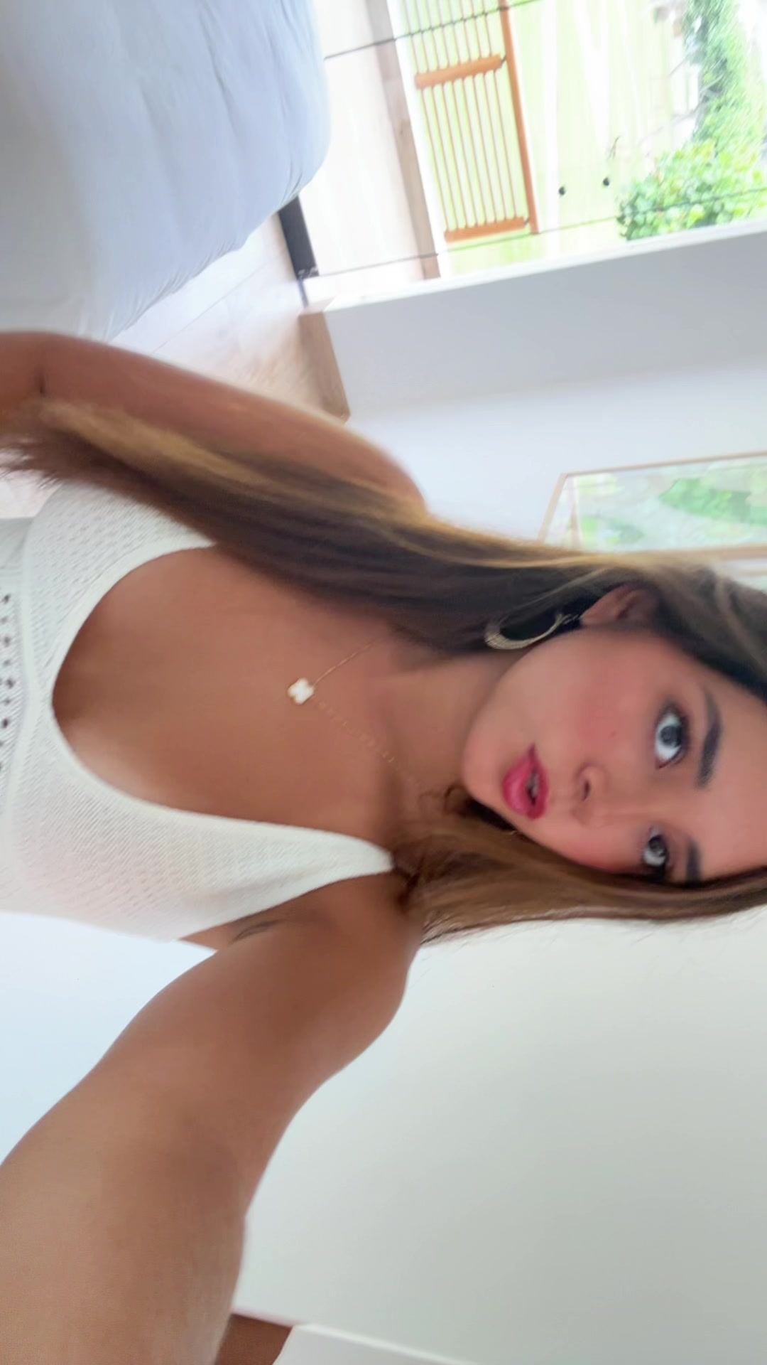 @Abril
