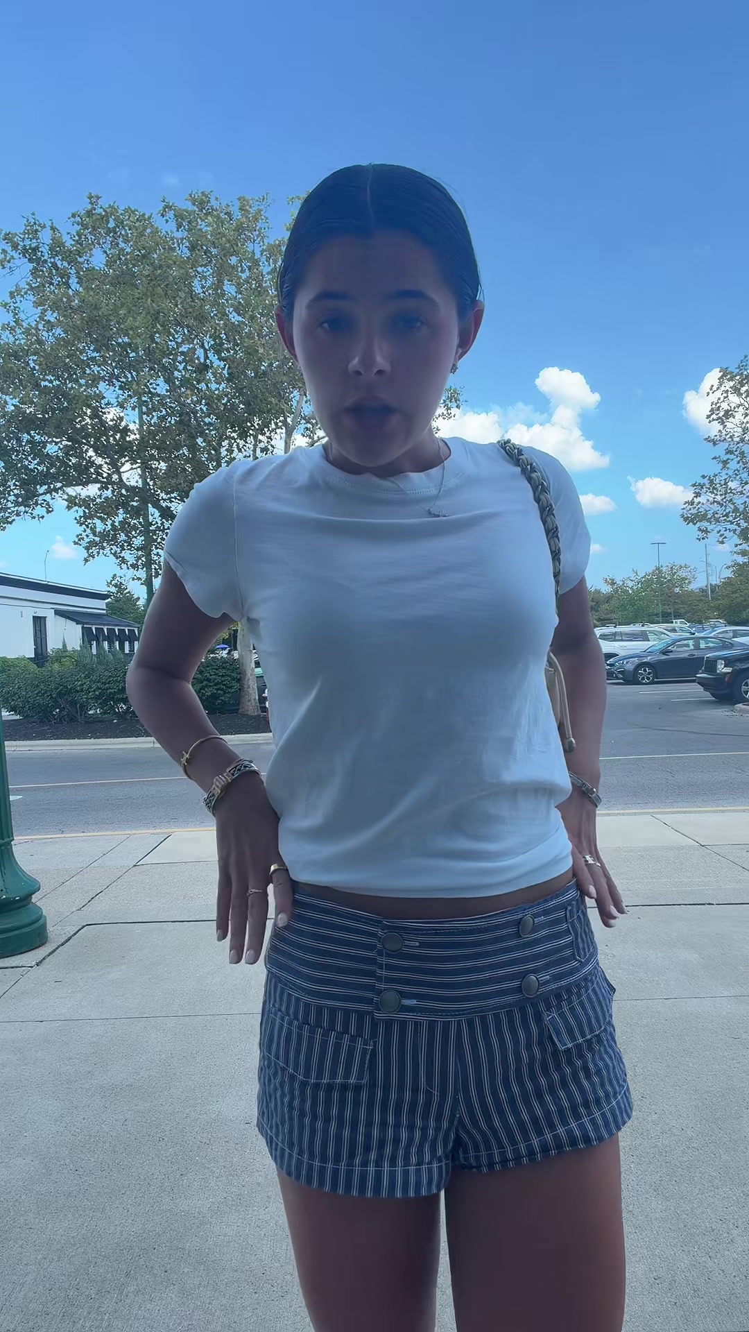 @WhatWouldBellaWear