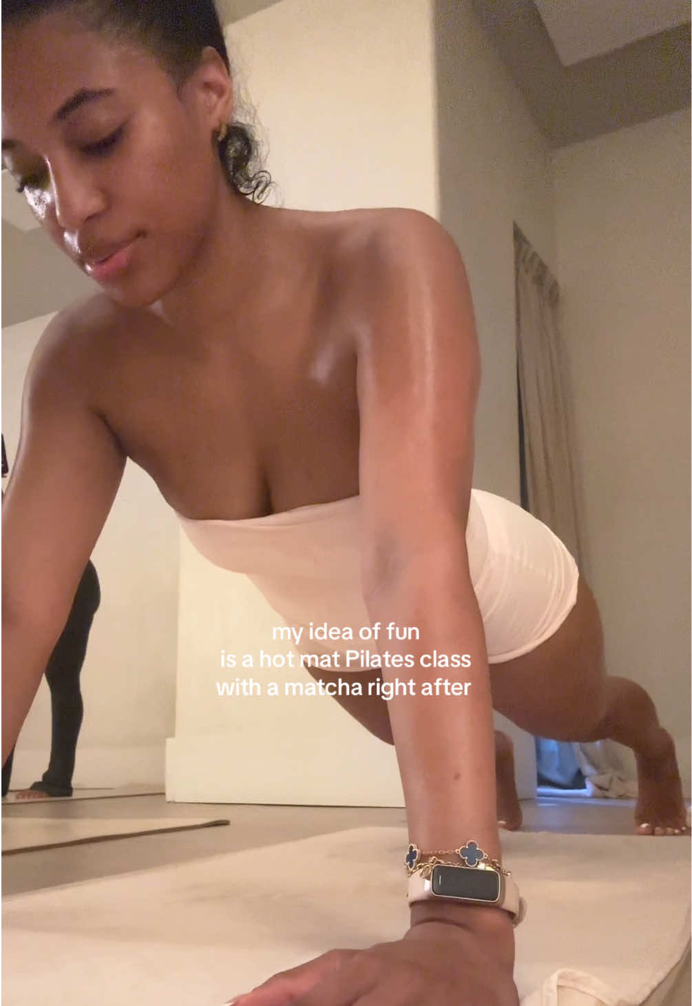 @AYANIS