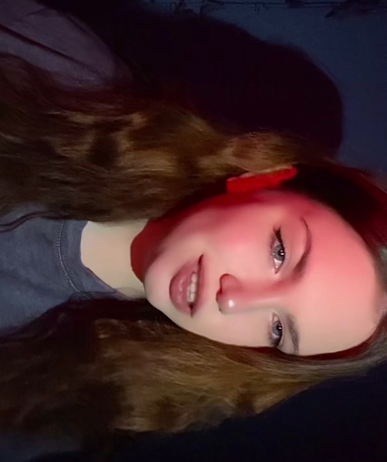 @hot.kristi