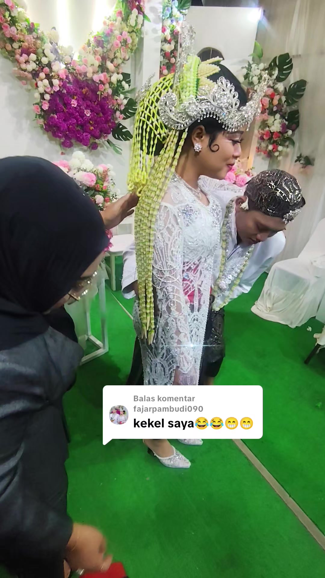 @Mayaweeding