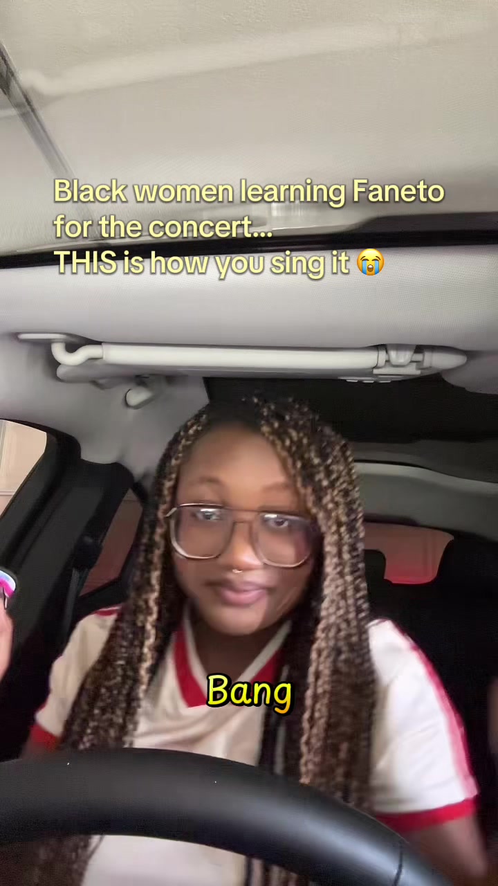 @iamselenaj_