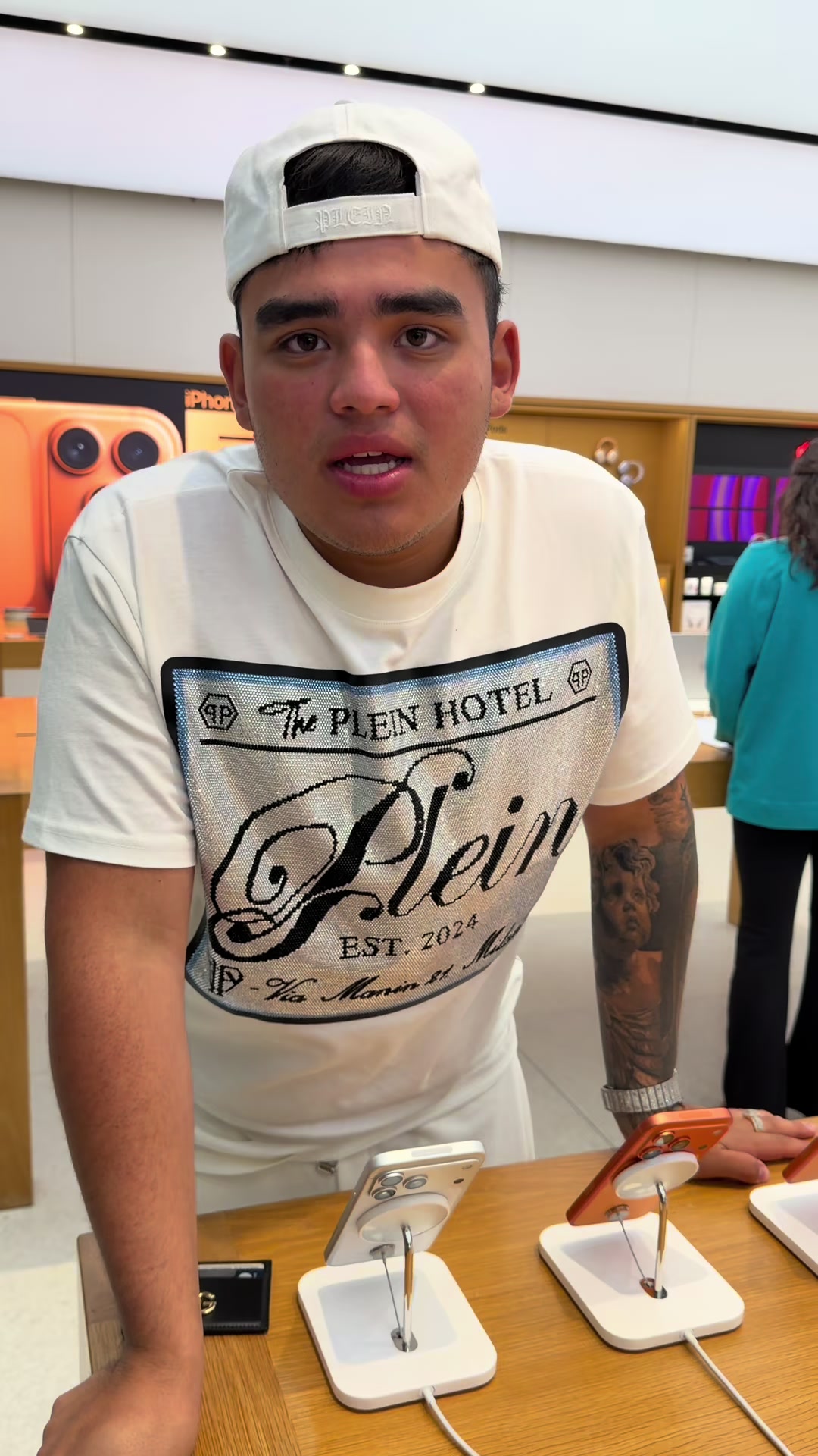 @Angel D&iacute;az