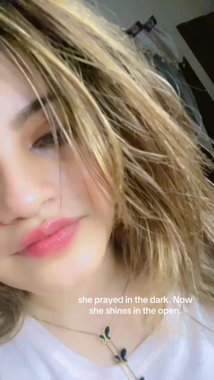 @👸Simran🧏♀️