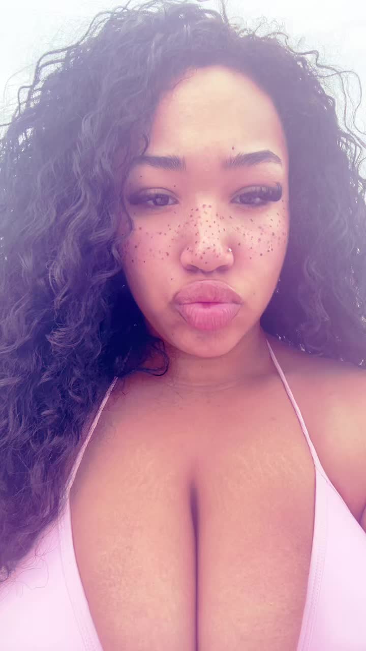 @shanndagoat_