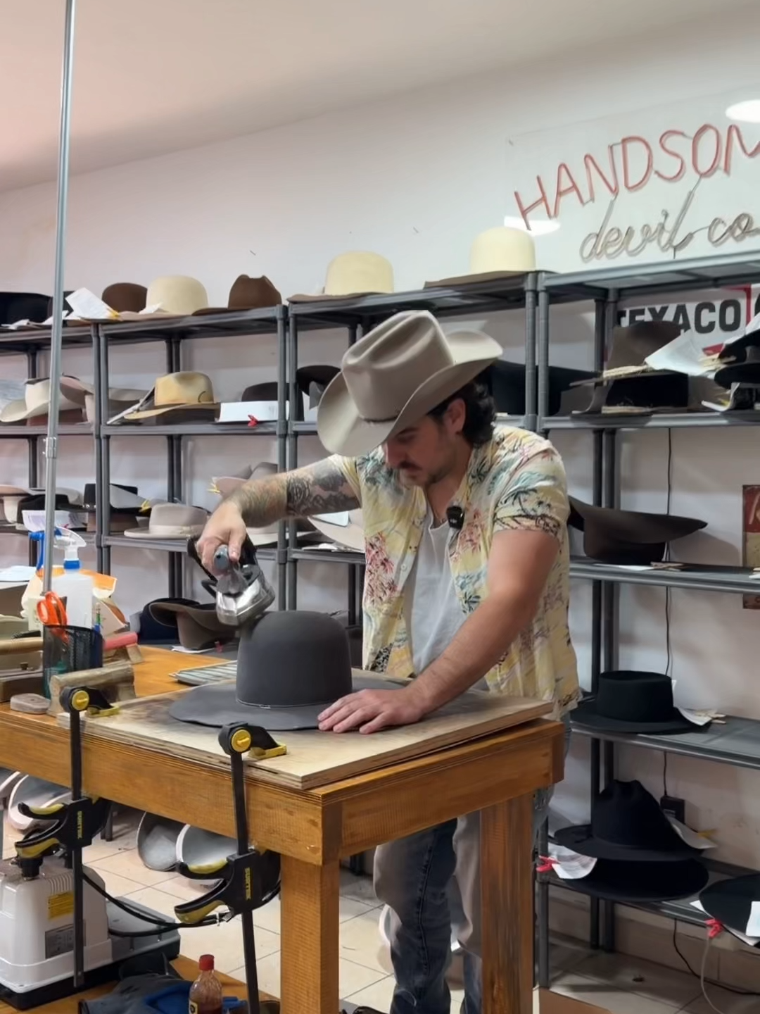 @Handsome Hats🇲🇽33 1985 4557