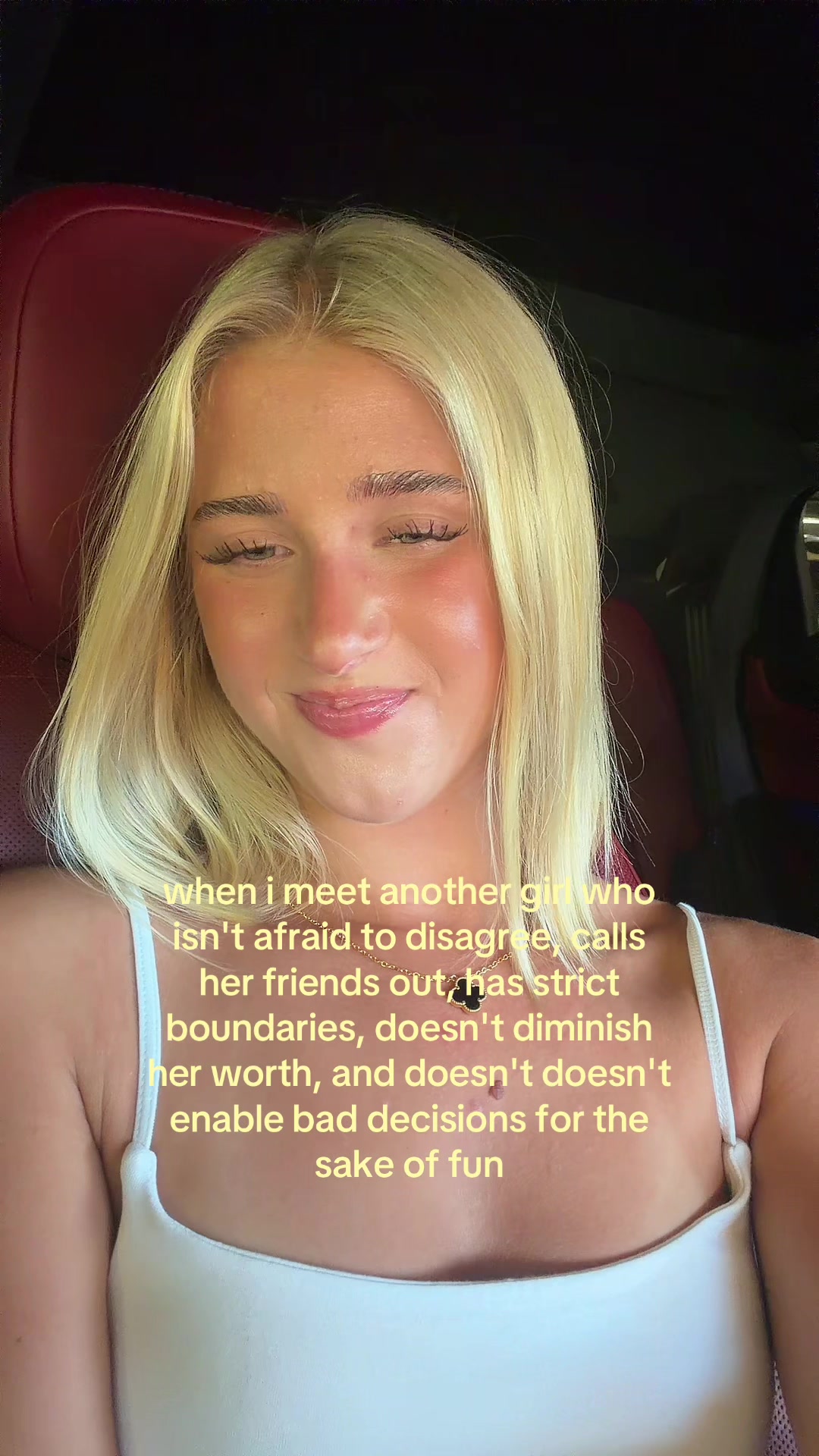 @theelliebarker