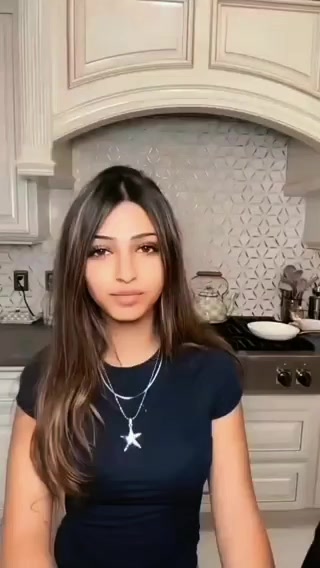 @👸مثيرة للجدل👸