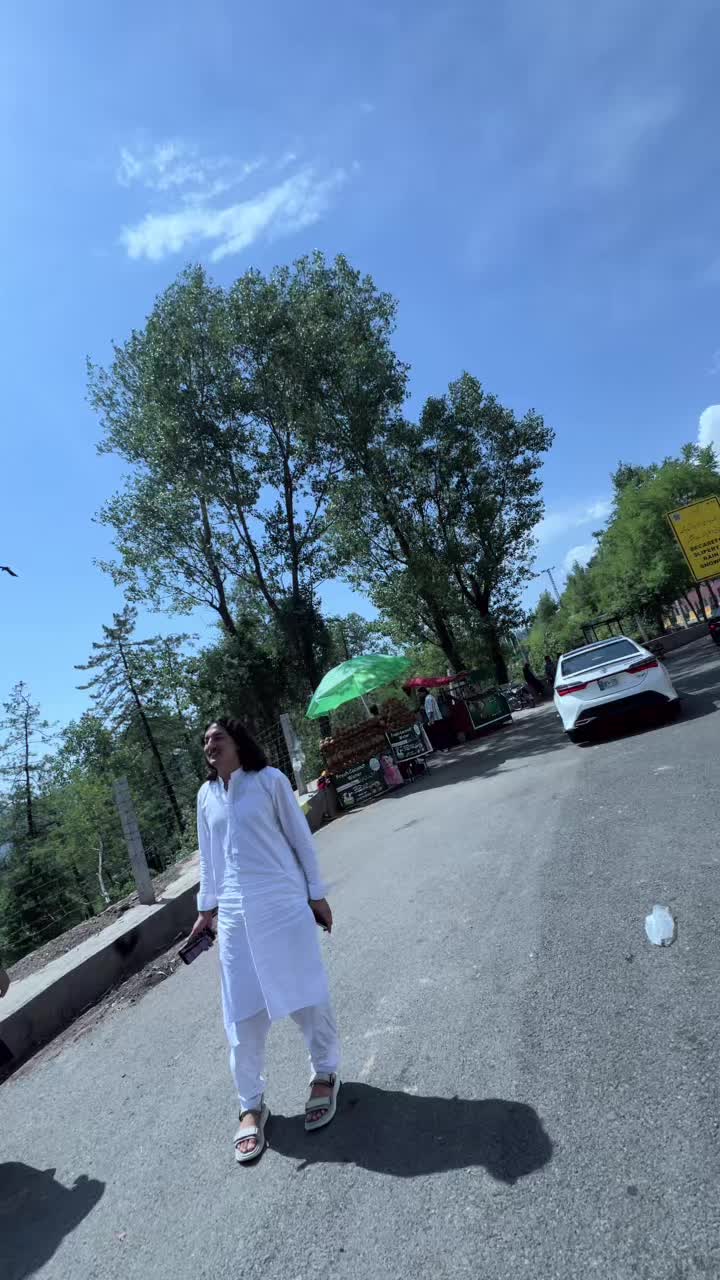 @🧡🤎💛Malak Namat Allah💙💜💚