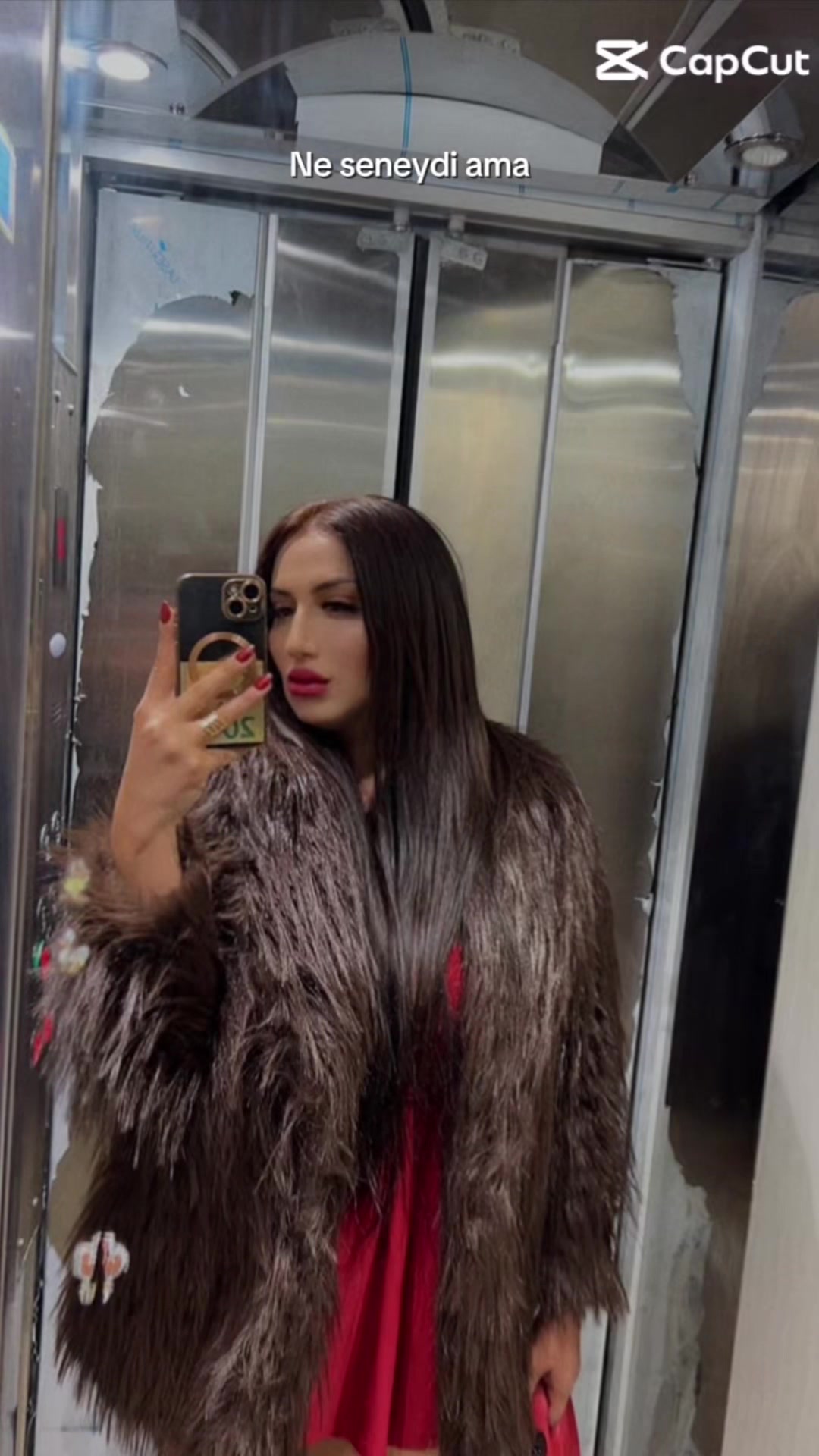 @Ayşe Özkan
