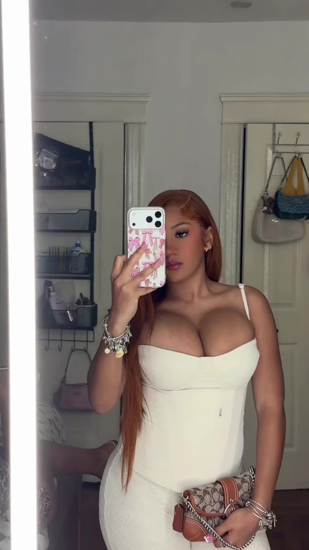 @juliiianaxoo