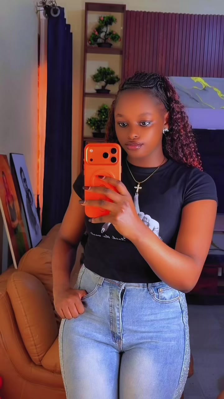 @Iam_Ell🎀ah💝🦋😎