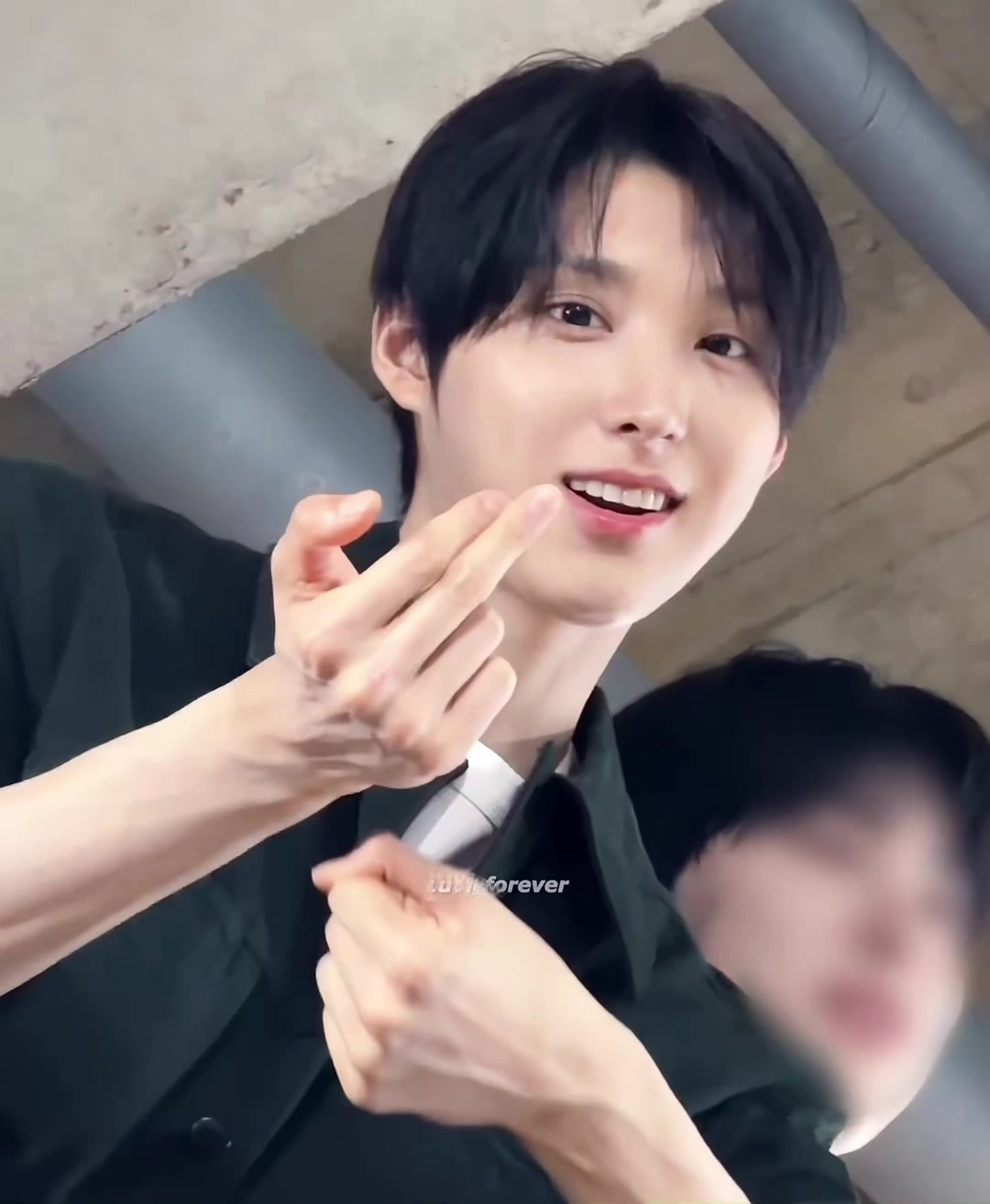 @donghwa's noona👀