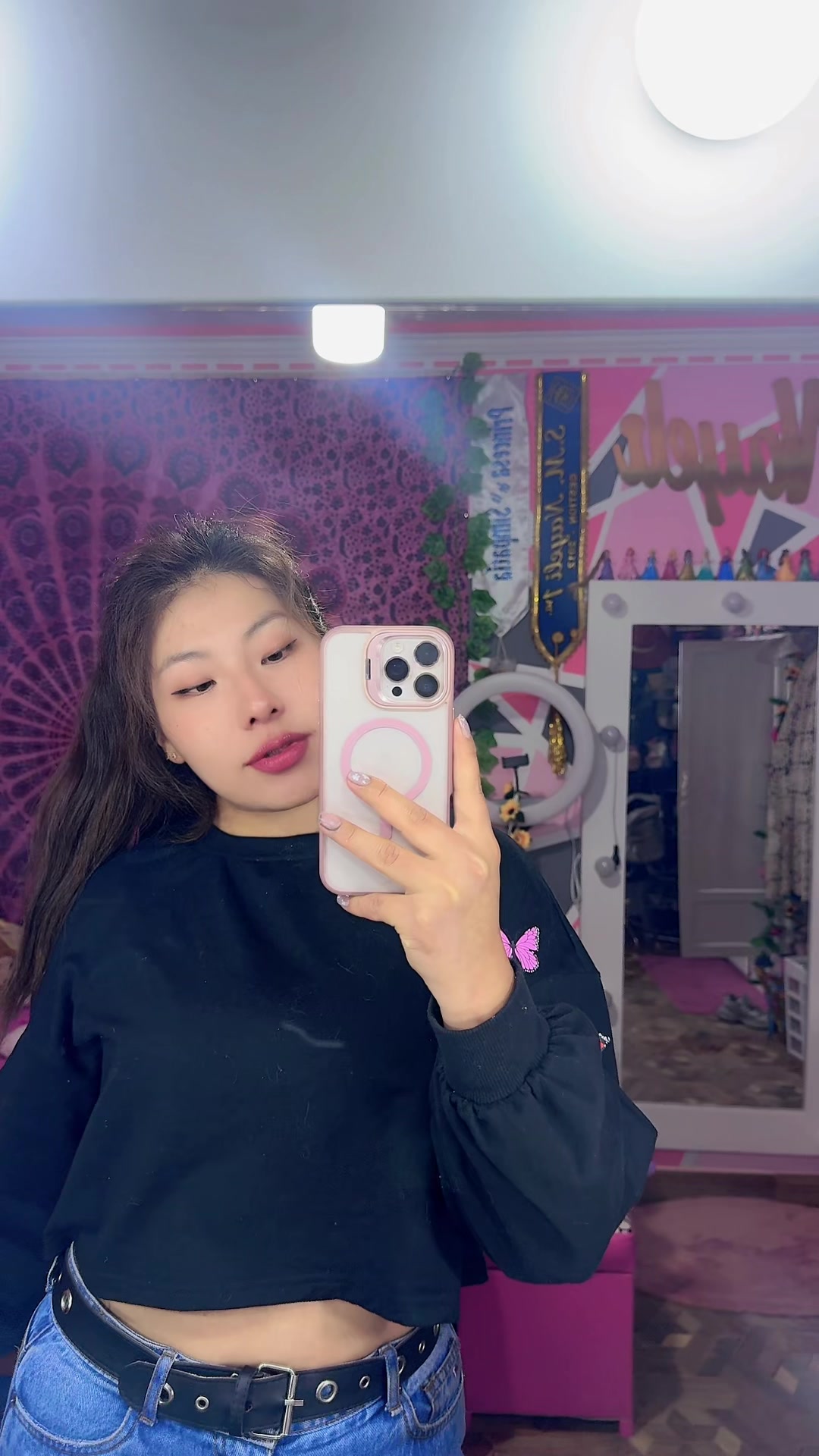 @𝑵𝒂𝒚𝒆𝒍𝒊