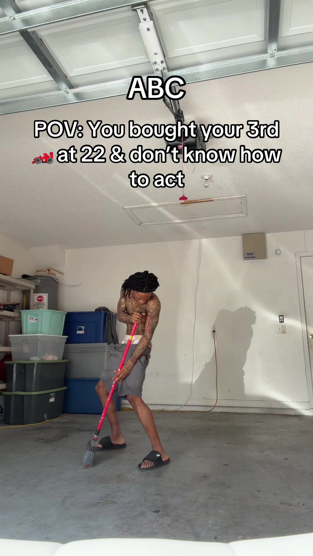 @🦹🏽