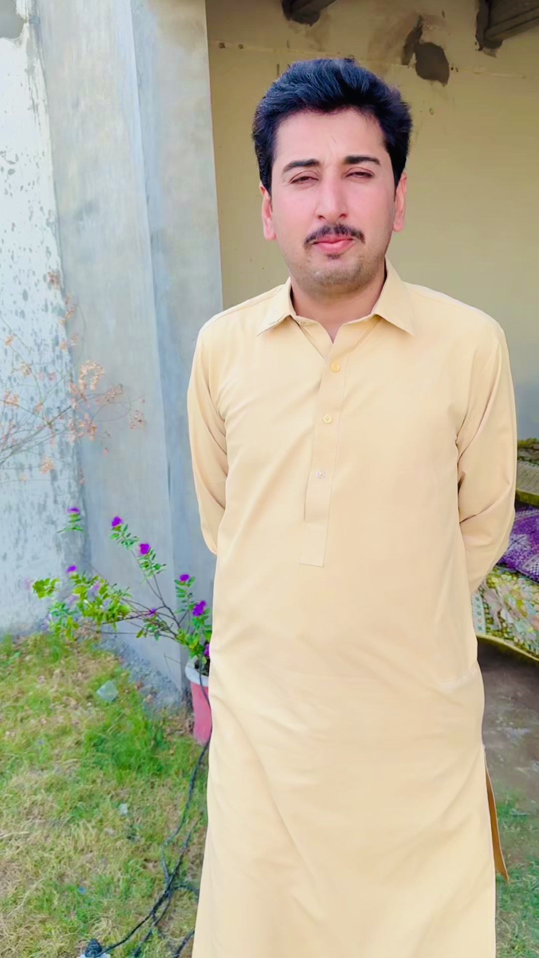 @VeLLa MunDa