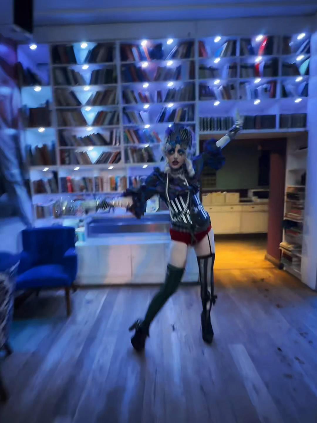 @Maria Roi
