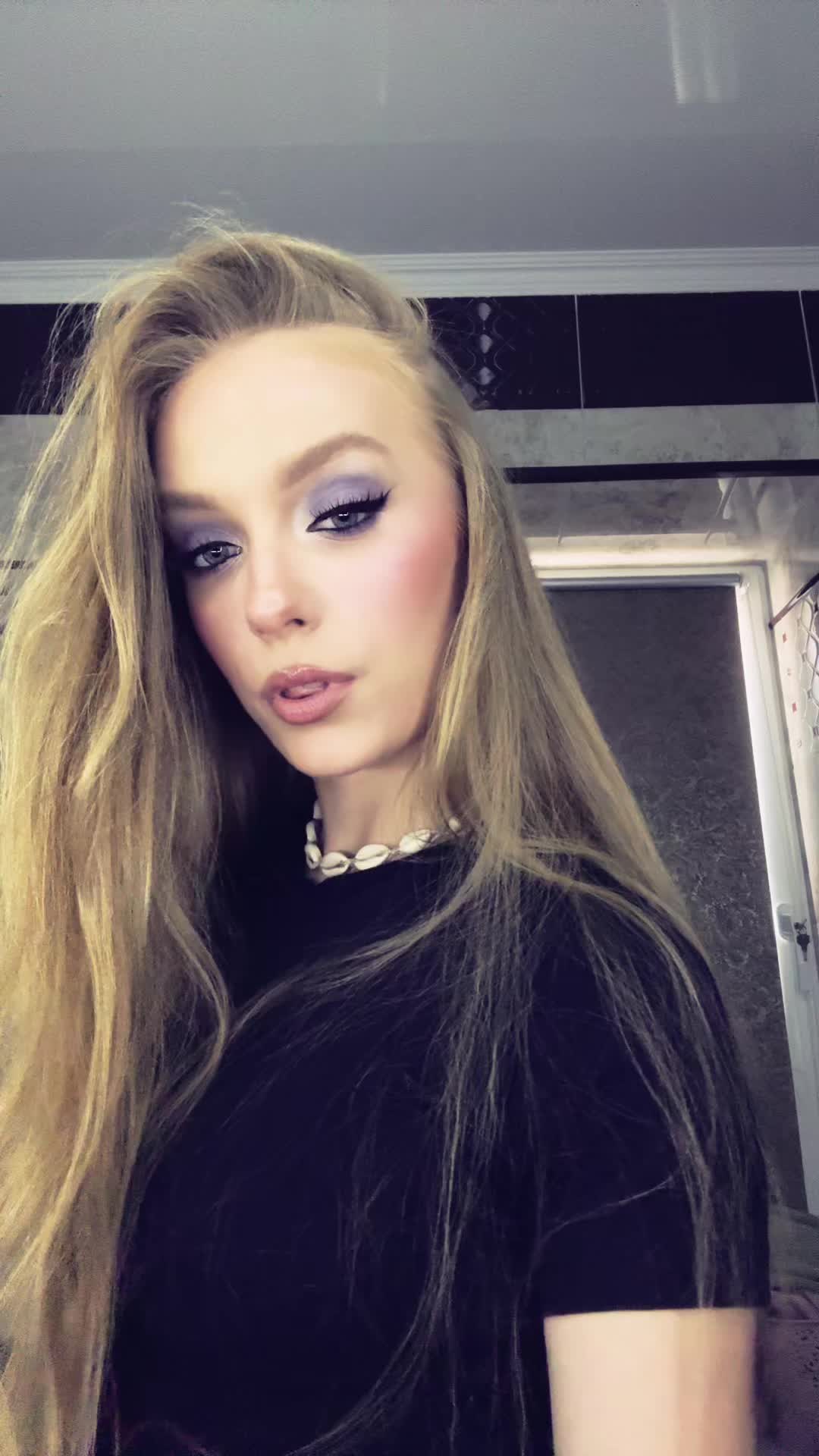 @_dewyla_ananko