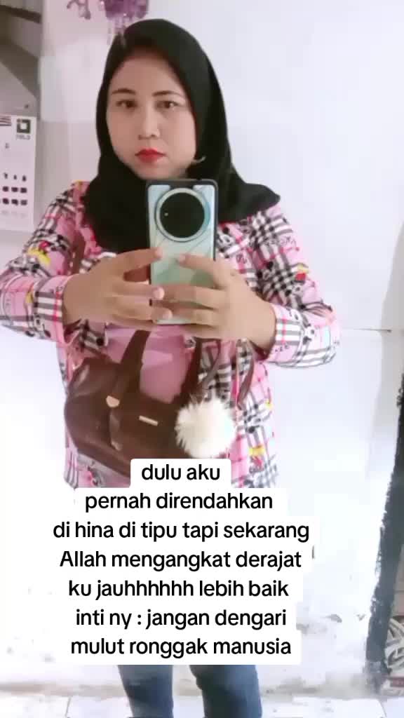 @elly