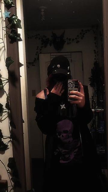 @☆  E҉C҉H҉O҉  ⛧  🇨🇦
