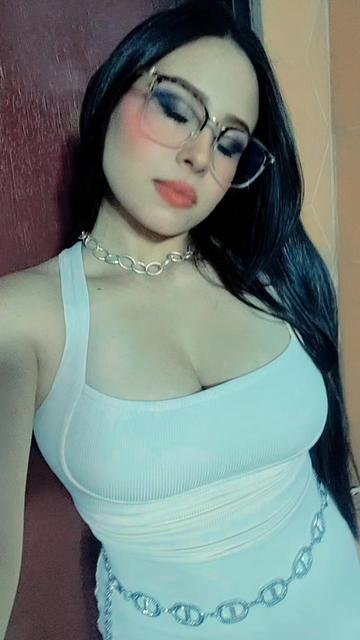 @Leonela Viloria👑