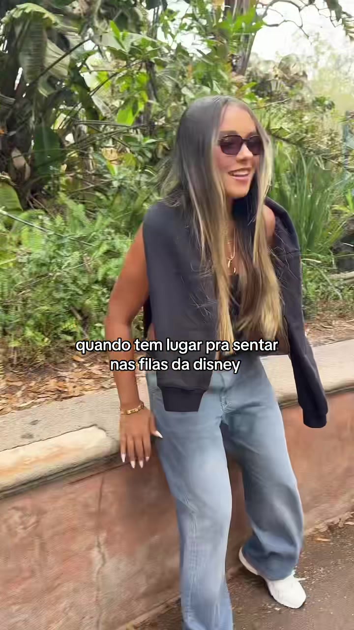 @bellaabrasill