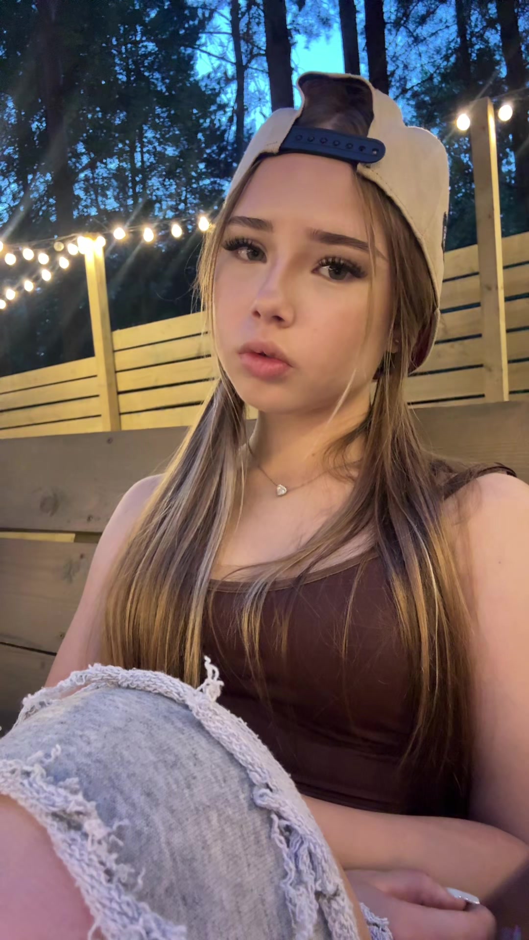 @👅