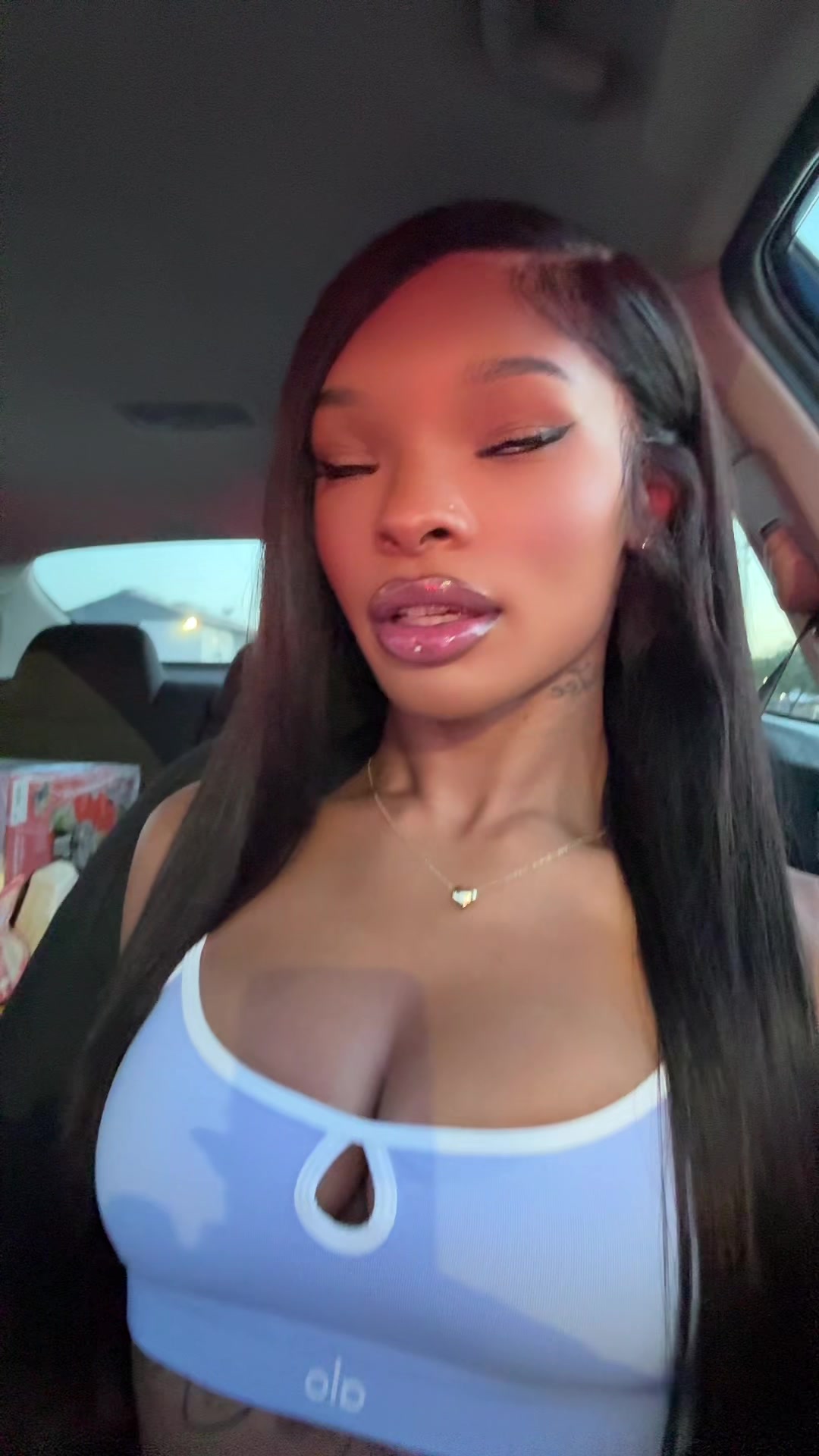 @_lashaelee