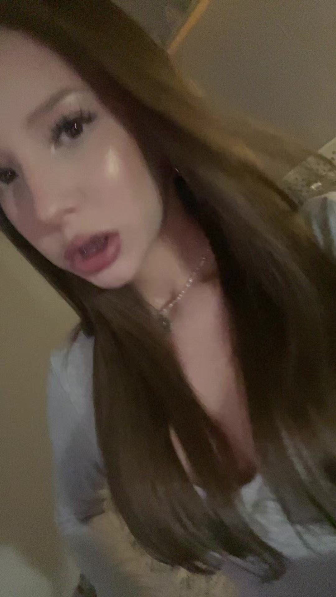 @melniqu_