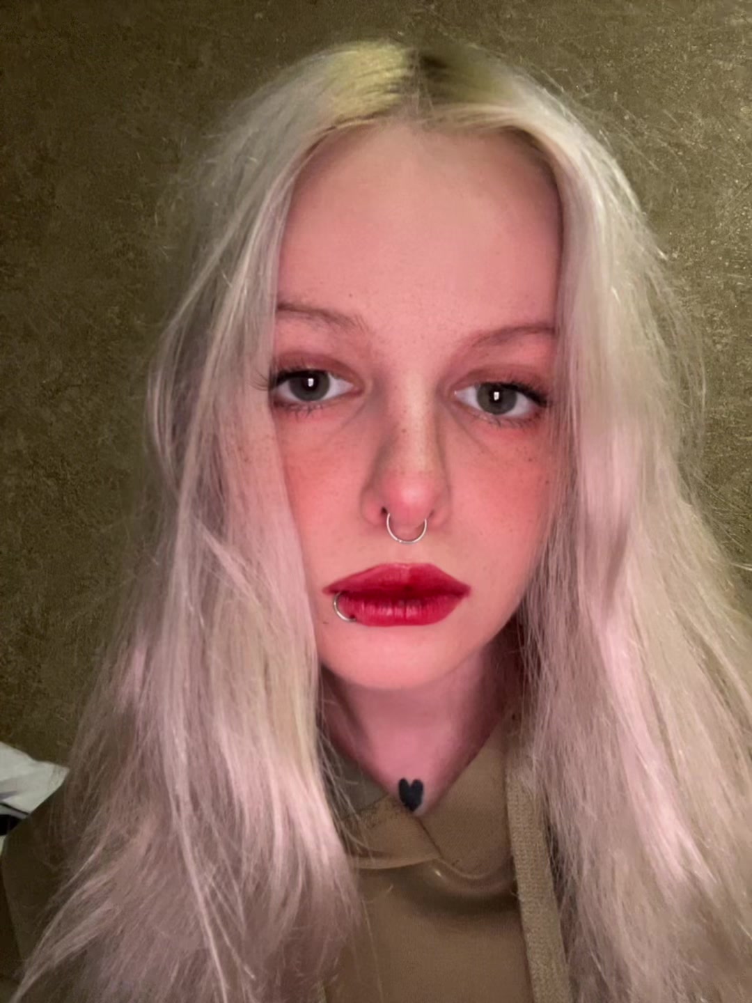 @whoisronnimr