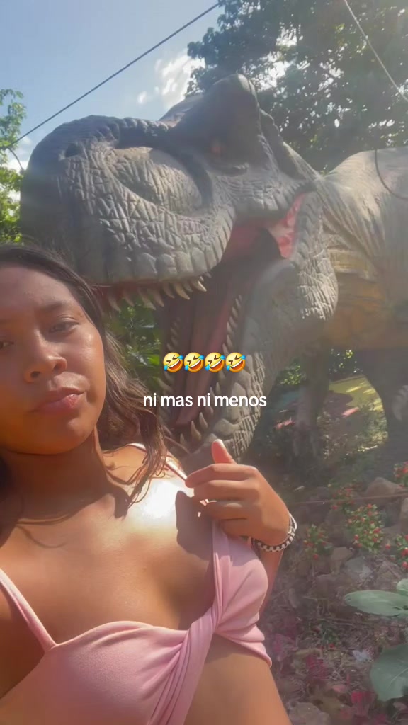 @𝐾𝑎𝑡𝑦_𝑆𝑎𝑛𝑐ℎ𝑥𝑧.👩🏾&zwj;🦱