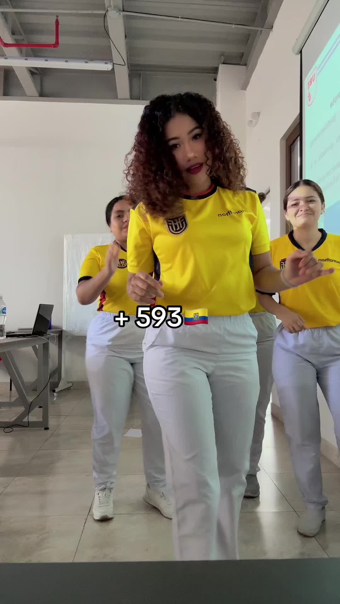 @Luna Oficial 🍒🇪🇨