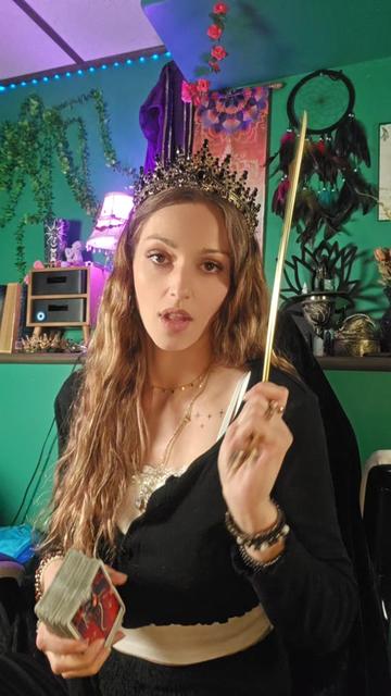 @Jessica - Golden Threads