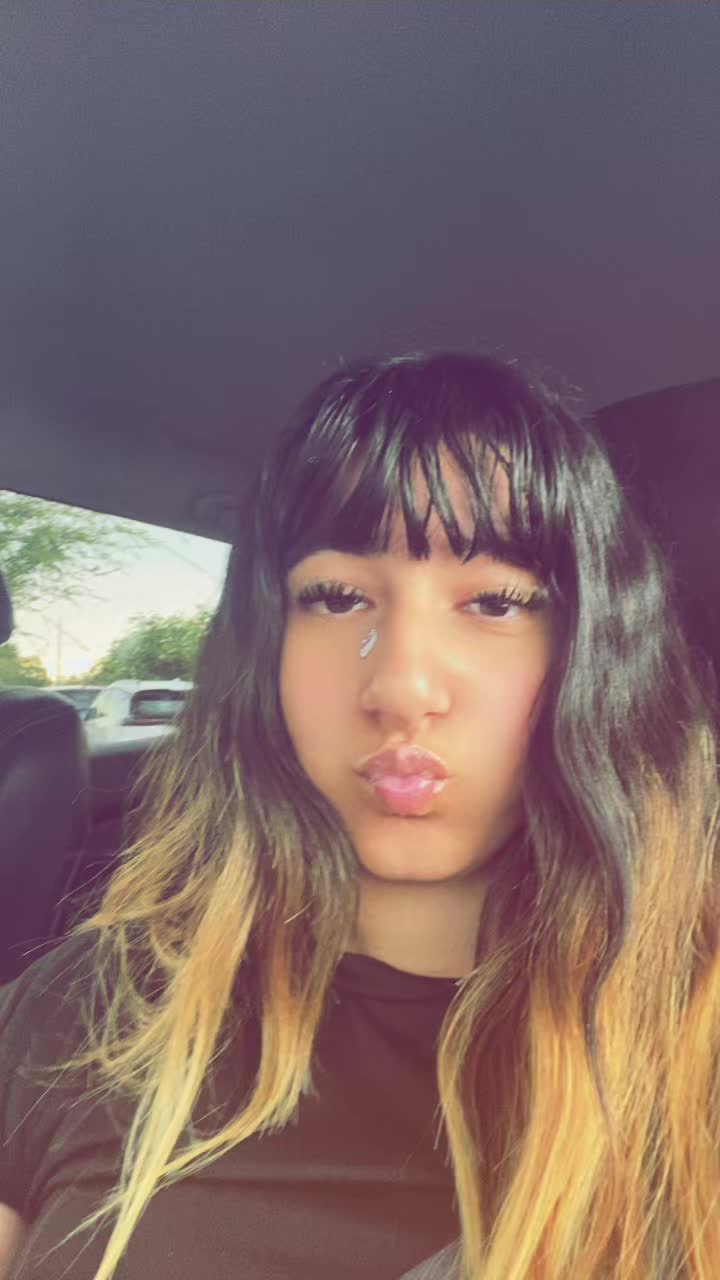 @sarahnextdoorgirl:)