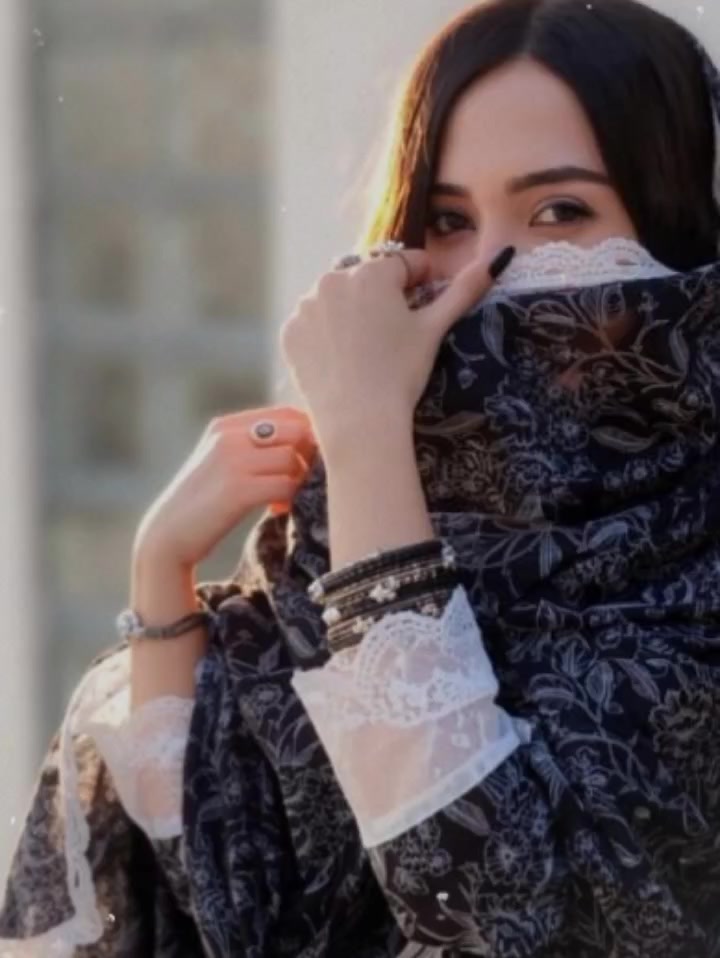 @🦋AimanKhan🦋°♡