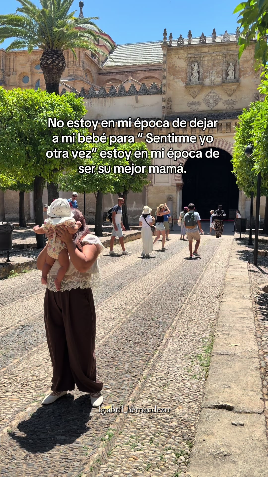 @Abril Hernández | Mom life