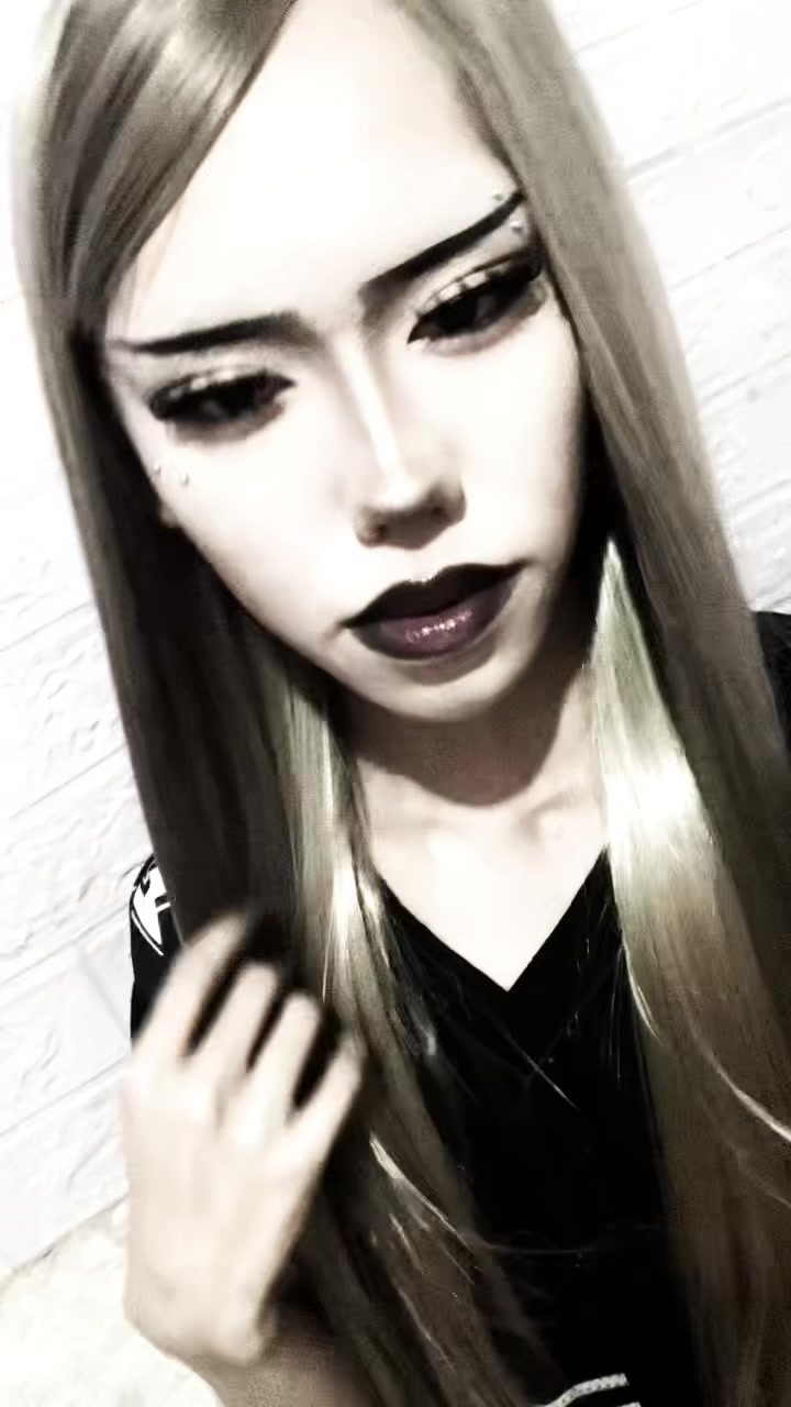 @𝔠𝔥𝔲 ☥