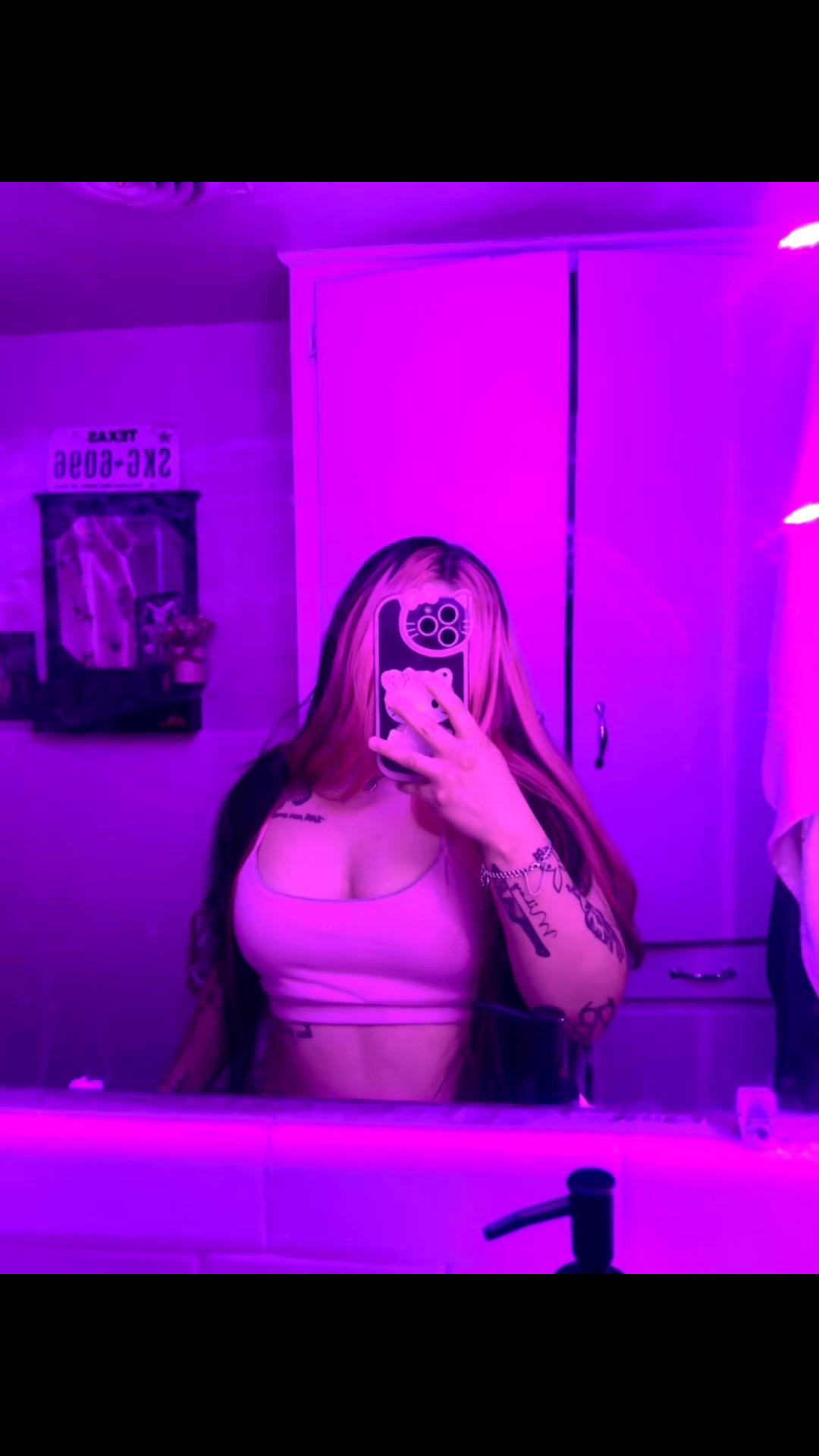 @Mia𖤐
