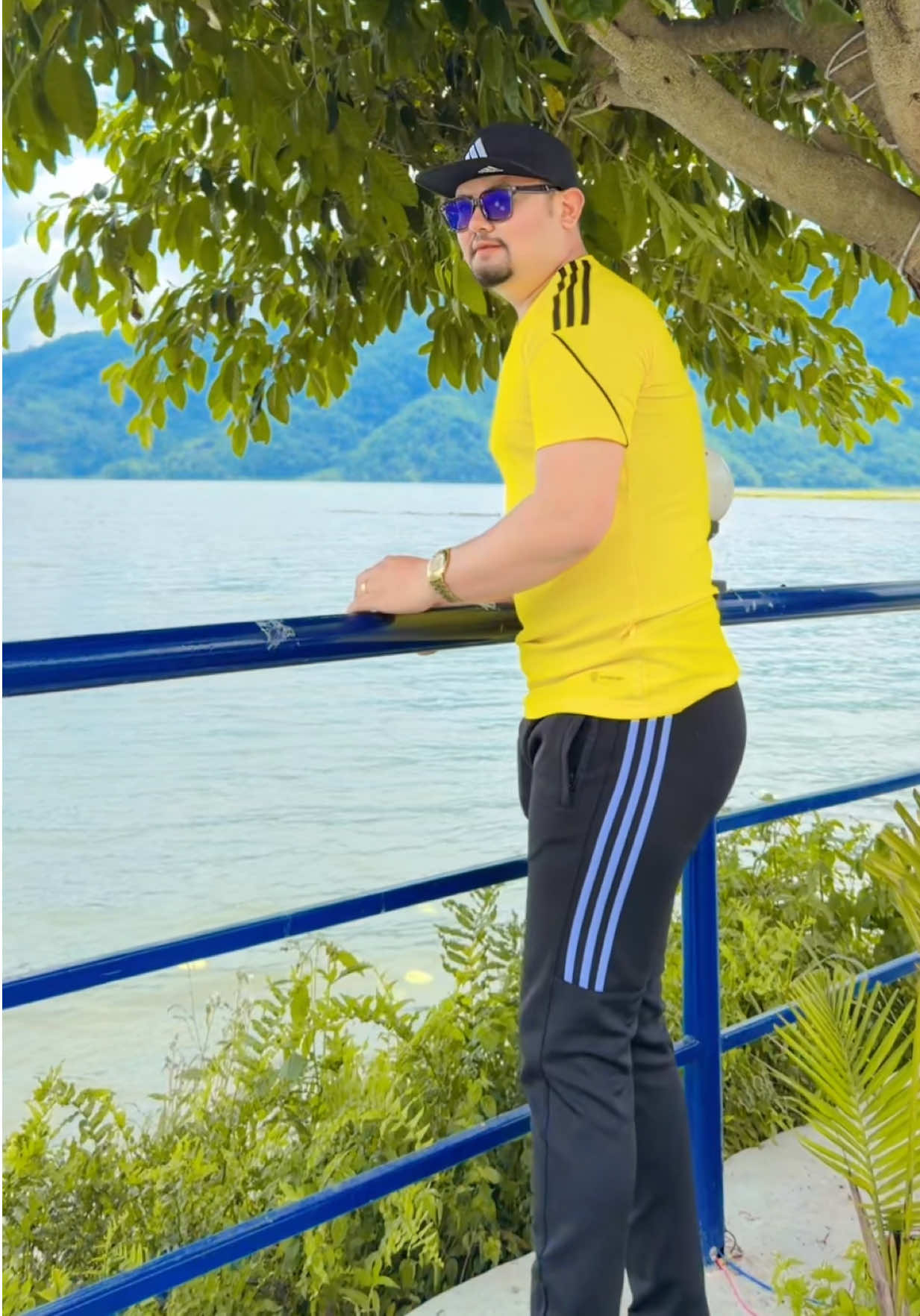 @✅