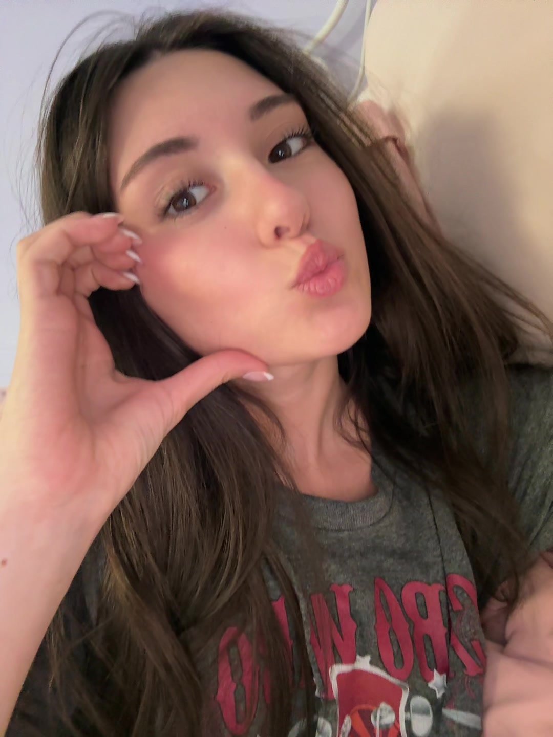 @🎀~ 𝑳𝒊𝒗𝒗𝒚 ~🎀