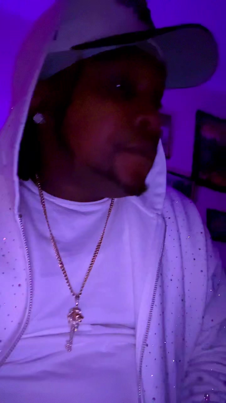 @LavishLunatic1211$