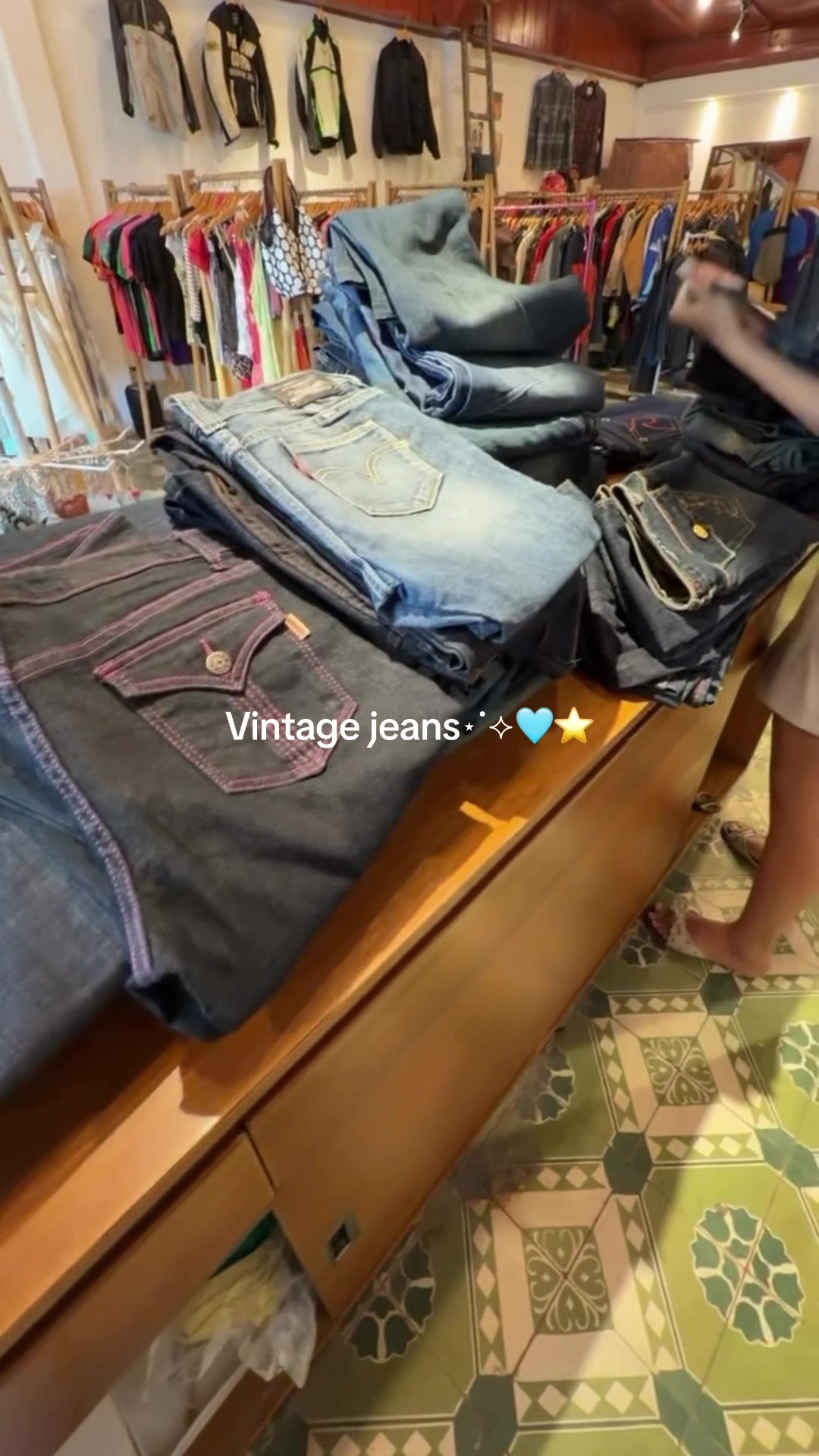@marievintagestore